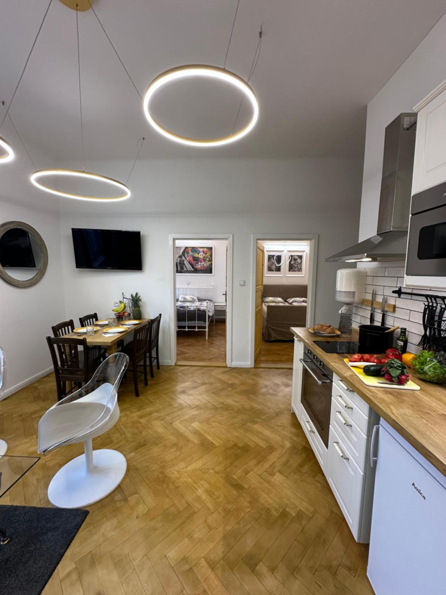 Karlin Oasis 2-Bedroom Apartment Prague Exterior photo