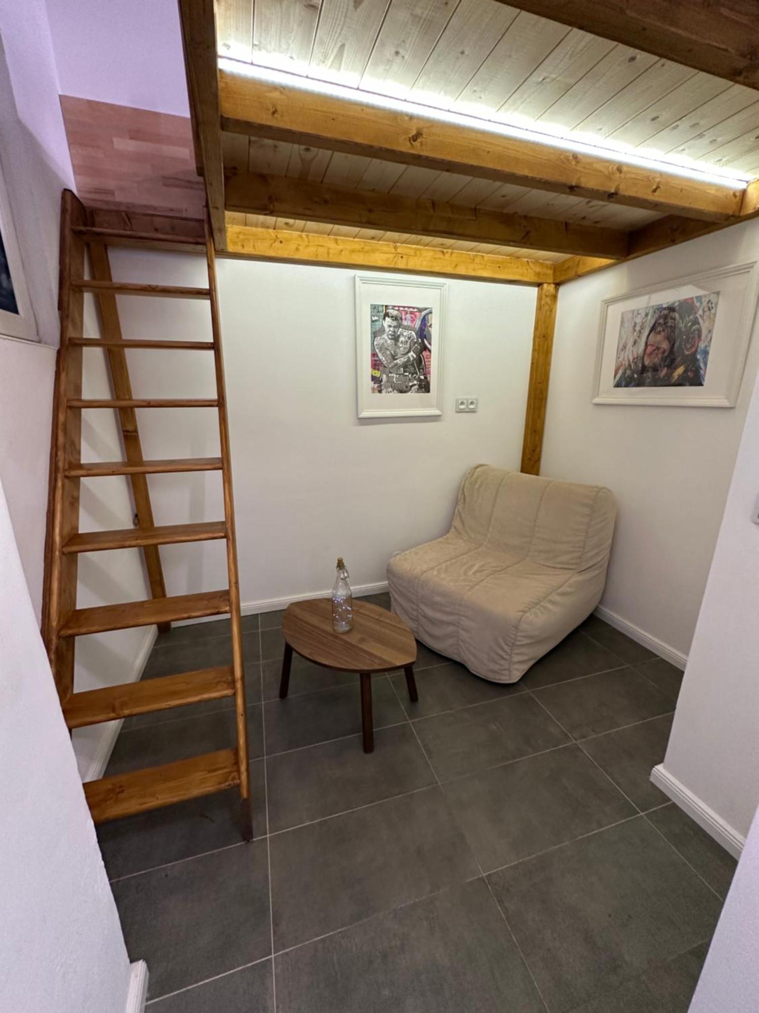 Karlin Oasis 2-Bedroom Apartment Prague Exterior photo